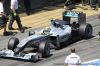 Nico Rosberg en el Pitlane delante de los boxes de Mercedes Petronas